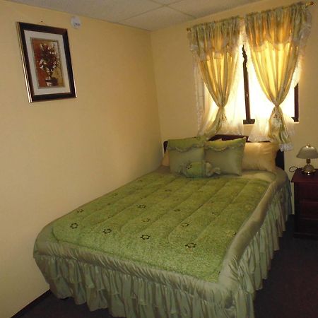 Hotel Residencial El Viajero Tababela Eksteriør bilde