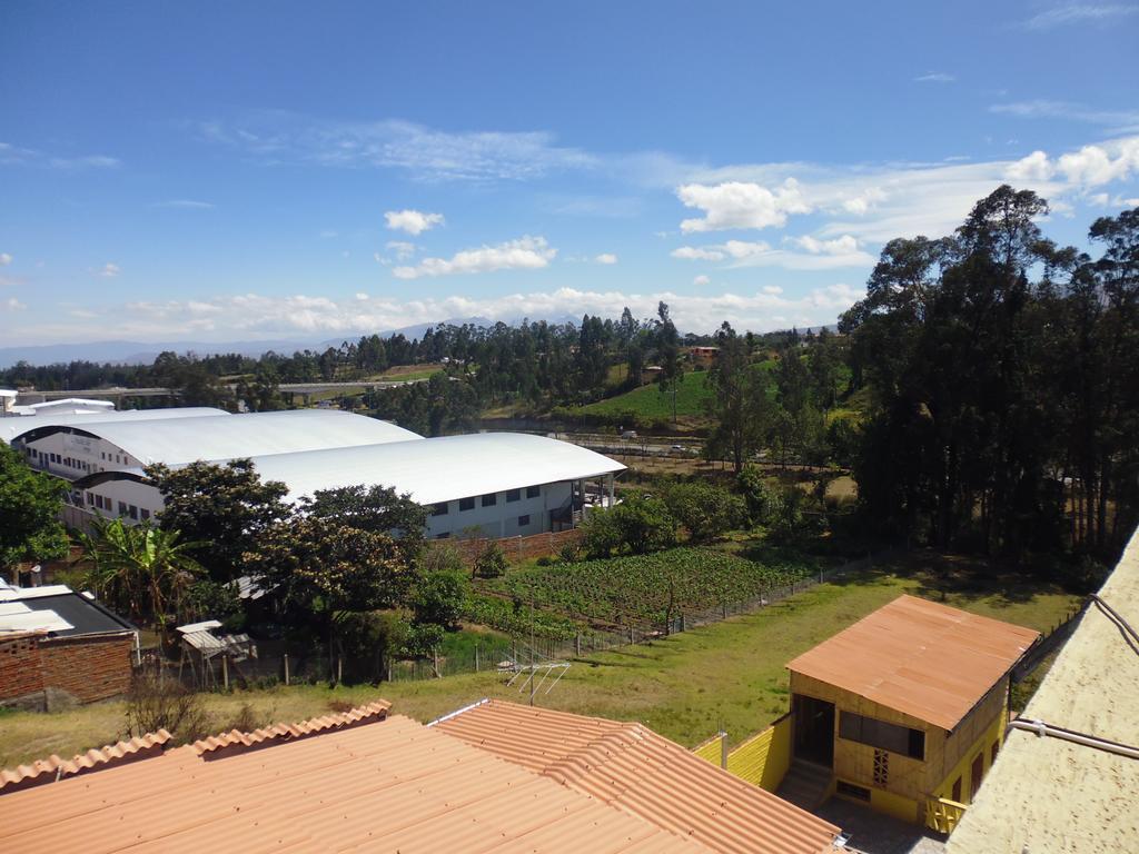 Hotel Residencial El Viajero Tababela Eksteriør bilde