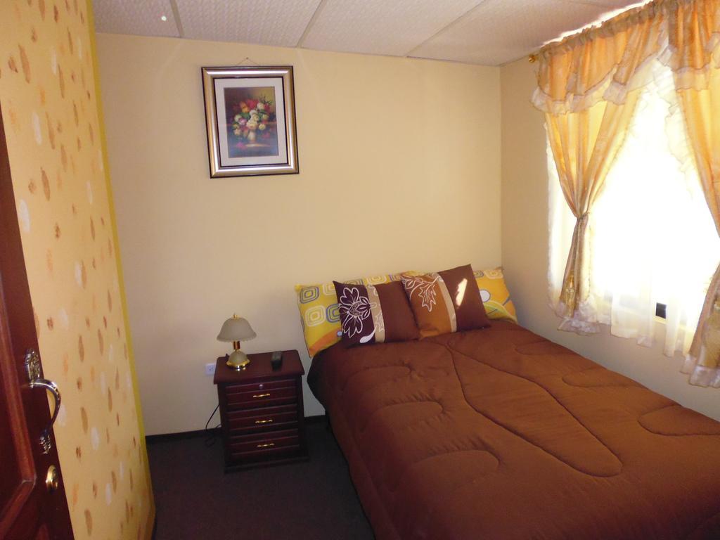 Hotel Residencial El Viajero Tababela Eksteriør bilde